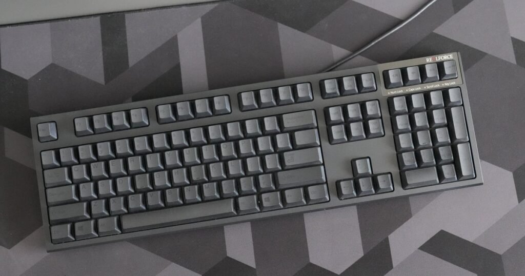 I bought a $300 keyboard, and it's not even mechanical: Topre Realforce R2 review