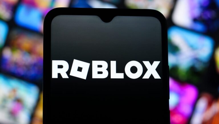 Russia Blocks Roblox, Says It Contains 'LGBT Propaganda'