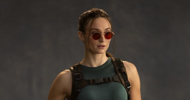 First images of Sophie Turner as Lara Croft revealed in classic game attire