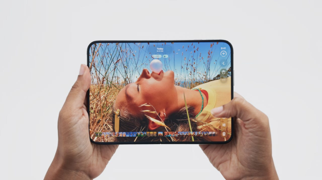 The iPhone Duo Might Be One of the First Foldables That's Good For Gaming
